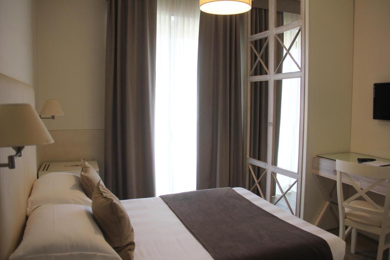 Bijou Hotel