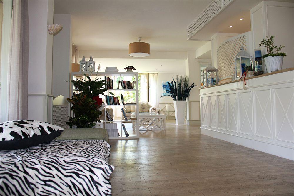 Bijou Hotel 4*